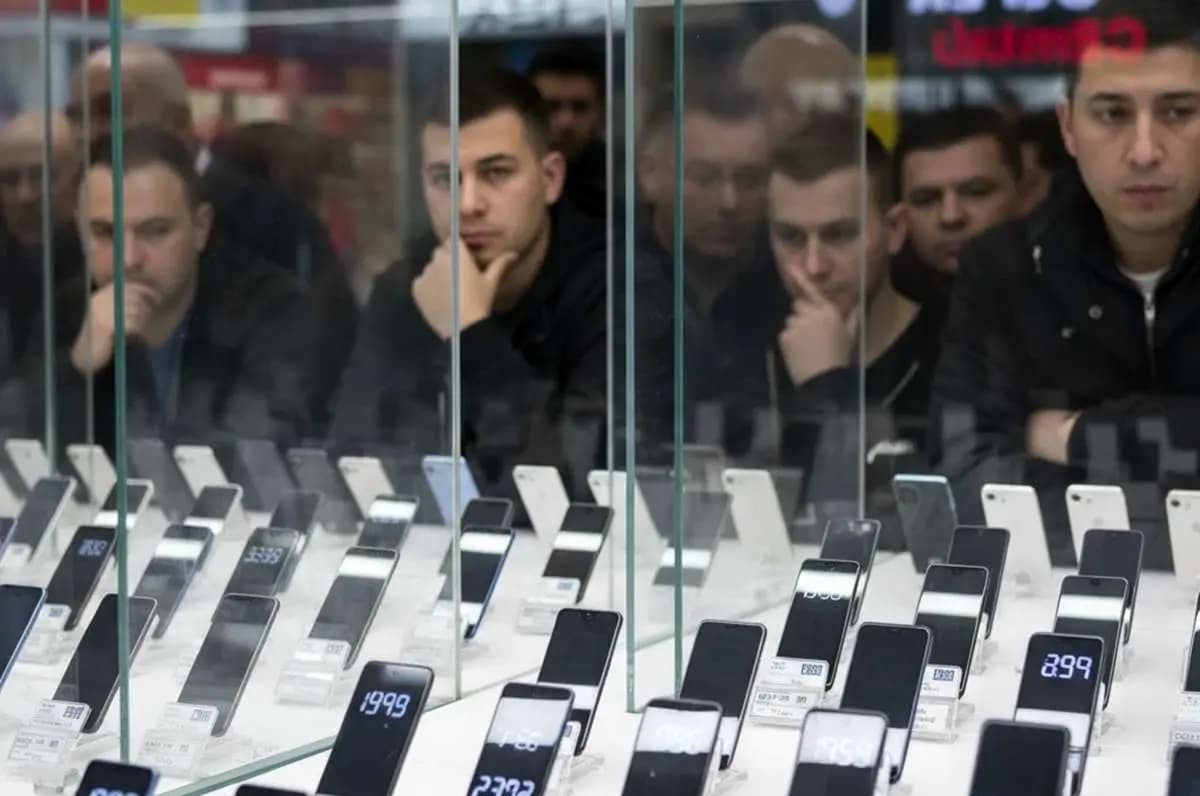 قیمت گوشی سامسونگ، شیائومی و آیفون امروز پنجشنبه ۴ دی 1404 | ارزان‌ترین گوشی سامسونگ چند؟