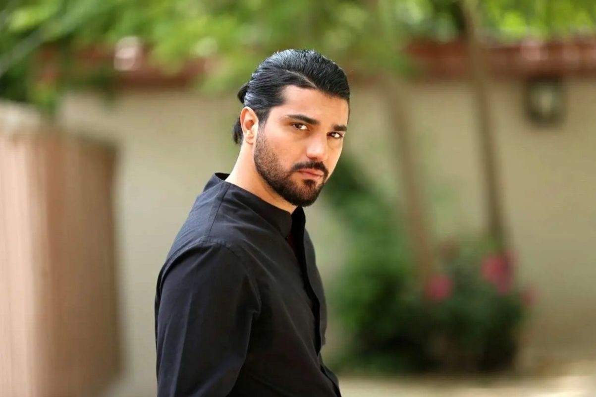 واکنش متفاوت سینا مهراد به حمله اسرائیل به ایران با عکس برادرزاده اش