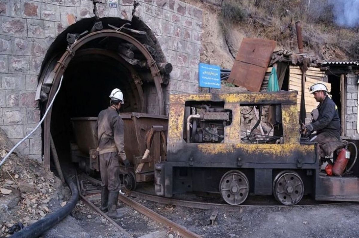 آخرین خبر از حادثه گازگرفتگی در معدن دامغان؛ ۷ کارگر جان باختند