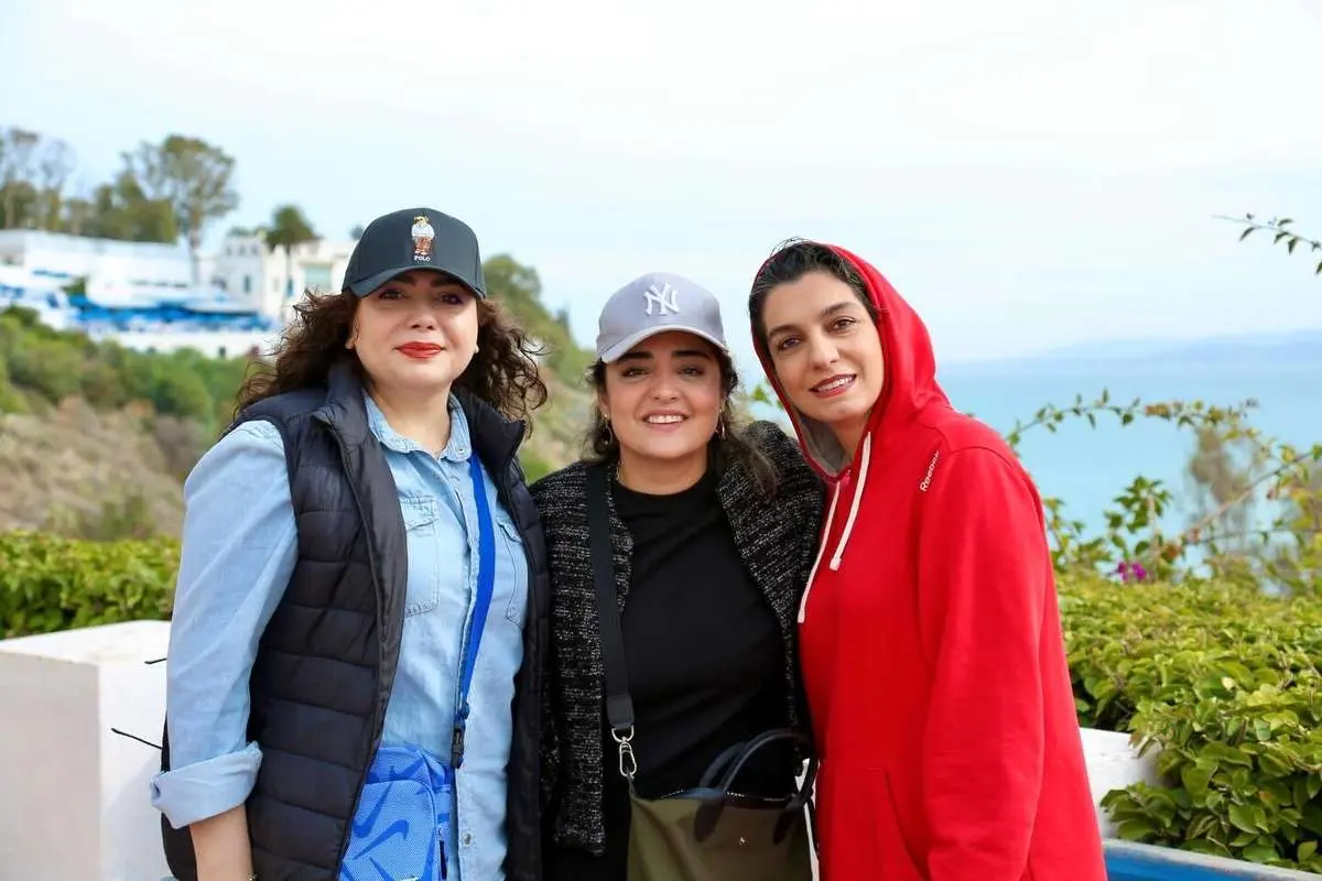 آلبوم عکس امروز | سفر گروهی بازیگران به شمال آفریقا؛ نرگس محمدی و الیکا عبدالرزاقی در محله معروف تونس