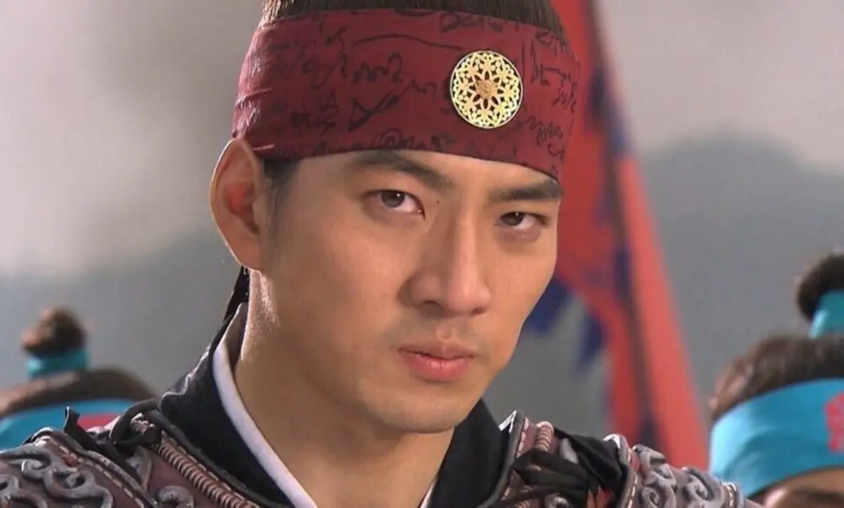 عکس یادگاری جومونگ با گروه دوبله ایرانی در تهران