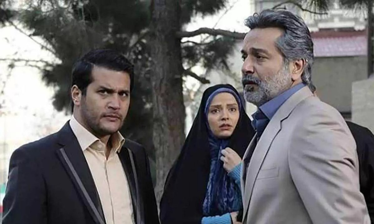 استایل شیک سیاوش خیرابی بازیگر آوای باران در جشن کریسمس