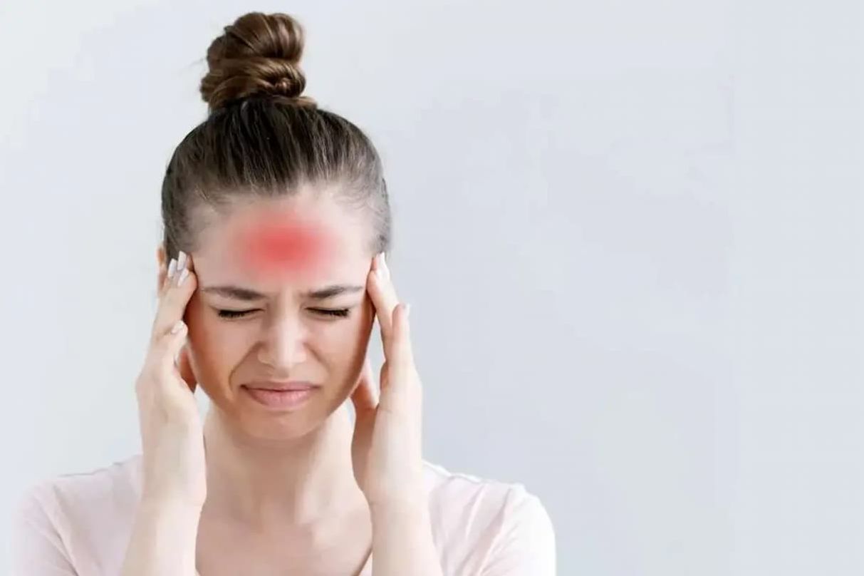 درمان سردرد با ۷ چای گیاهی قدرتمند