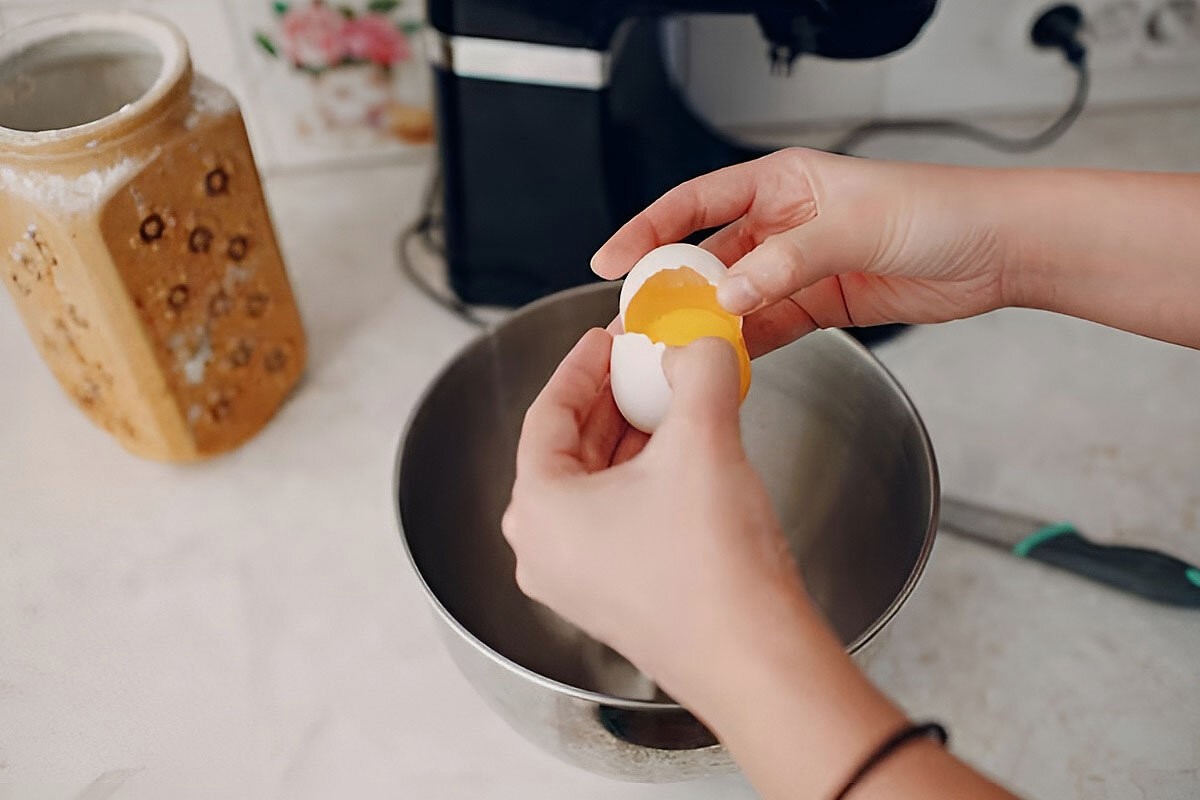 راز آشپزهای حرفه‌ای | با این ۵ ترفند، بوی زهم تخم مرغ را برای همیشه حذف کنید