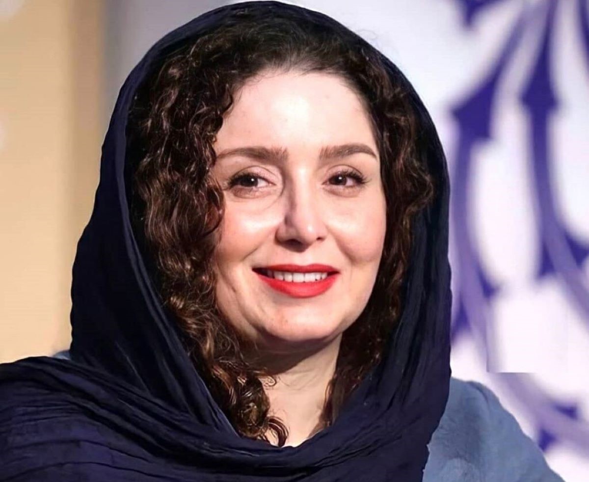 رقص ژاله صامتی و دخترش در صحنه تئاتر با آهنگ معروف گوگوش