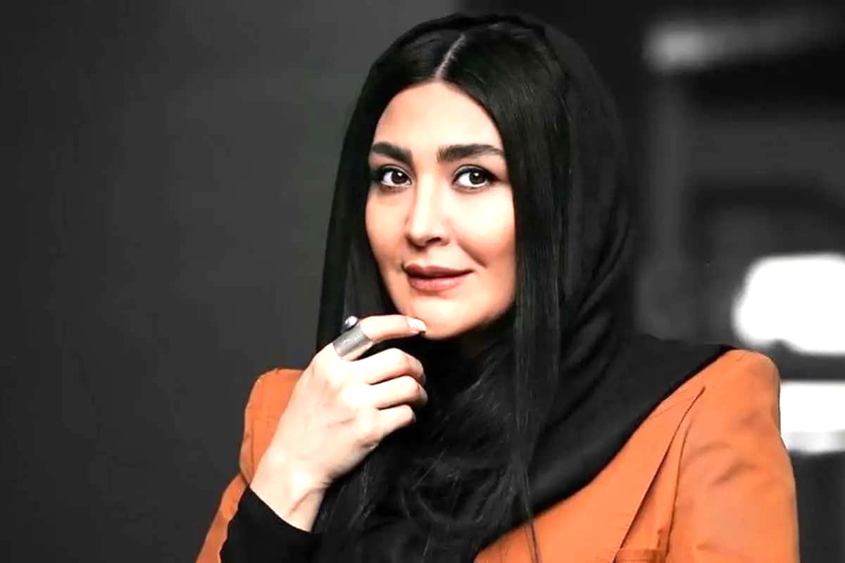 استایل کریسمسی مریم معصومی بازیگر سریال فاصله‌ها