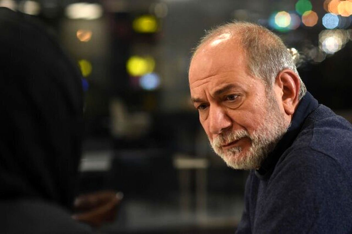 عزاداری ساده آتیلا پسیانی؛ میز ساده و معنوی در تراس خانه!