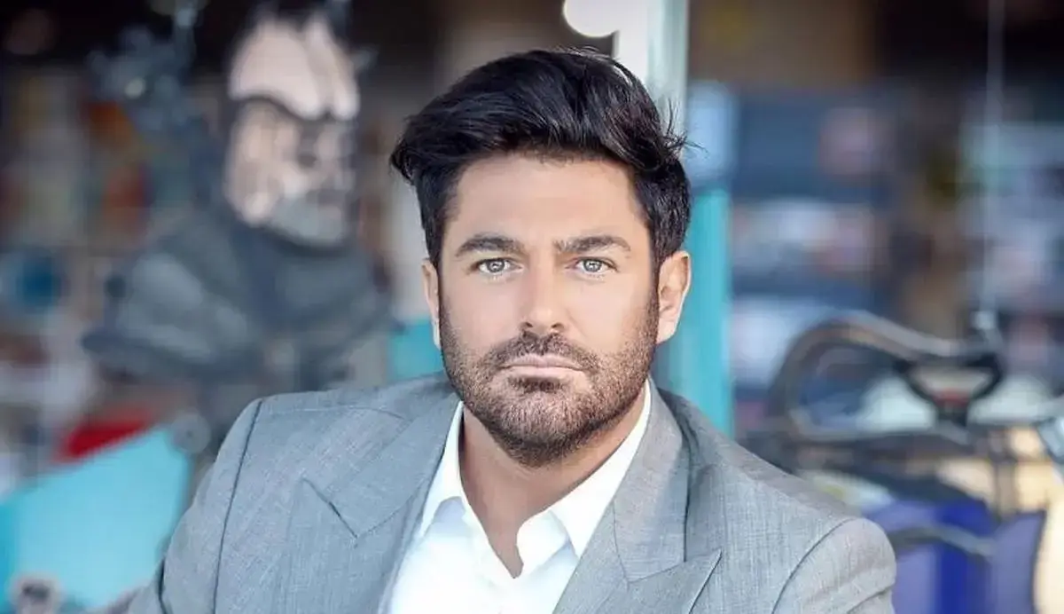 فیگورهای زمستانی محمدرضا گلزار| کفش ورزشی از برند آمریکایی محمدرضا گلزار