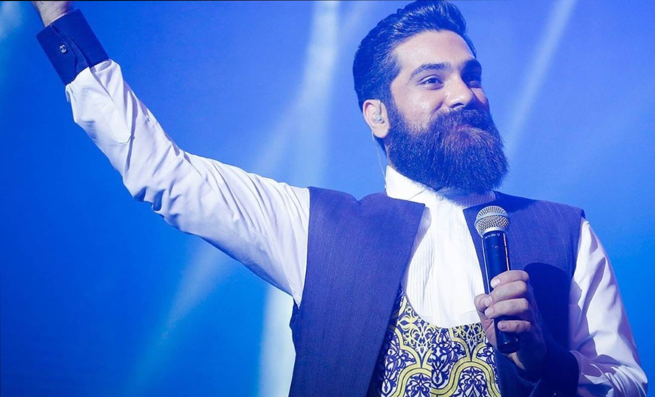 واکنش علی زندوکیلی به تعریف ابی از صدایش+فیلم