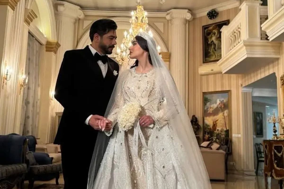 نگاهی به دکوراسیون اصیل خانه مریم مومن و سهیل قاصدی به سبک عروسهای ترک زبان؛ از فرش چشم نواز تبریز و مبلمان کلاسیک