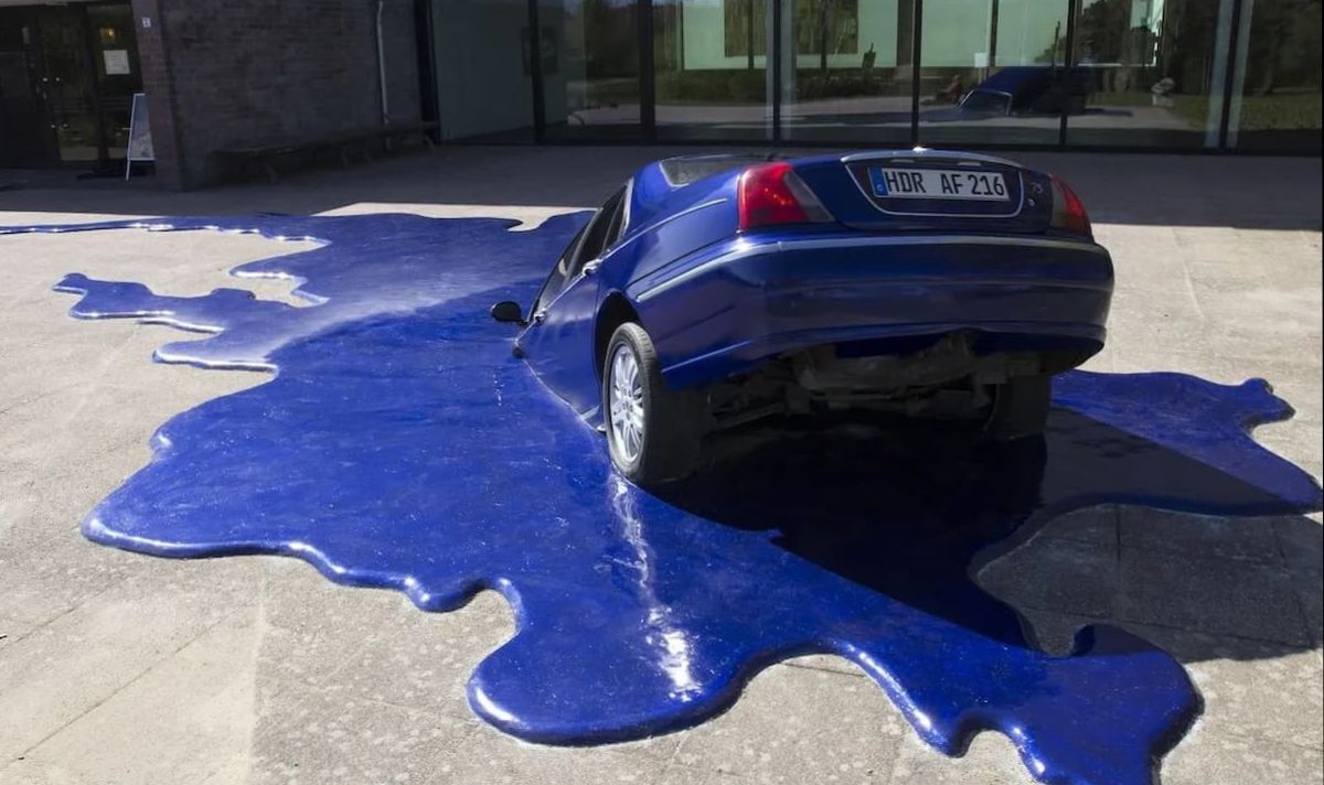 گرمای شدید بدنه خودروها را ذوب کرد+ فیلم