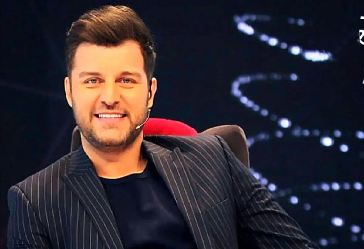 باربد بابایی در کنسرت خیابانی مورات بوز در ترکیه زیر باران+فیلم