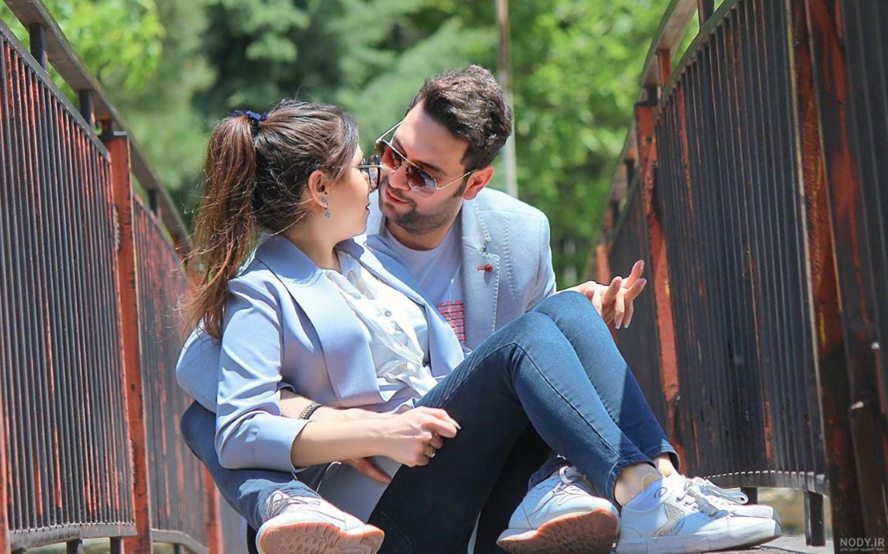 ژست عکاسی در فضای باز | اگه میخوای توی عکسات لوند و جذاب باشی باید اینطوری ژست بگیری