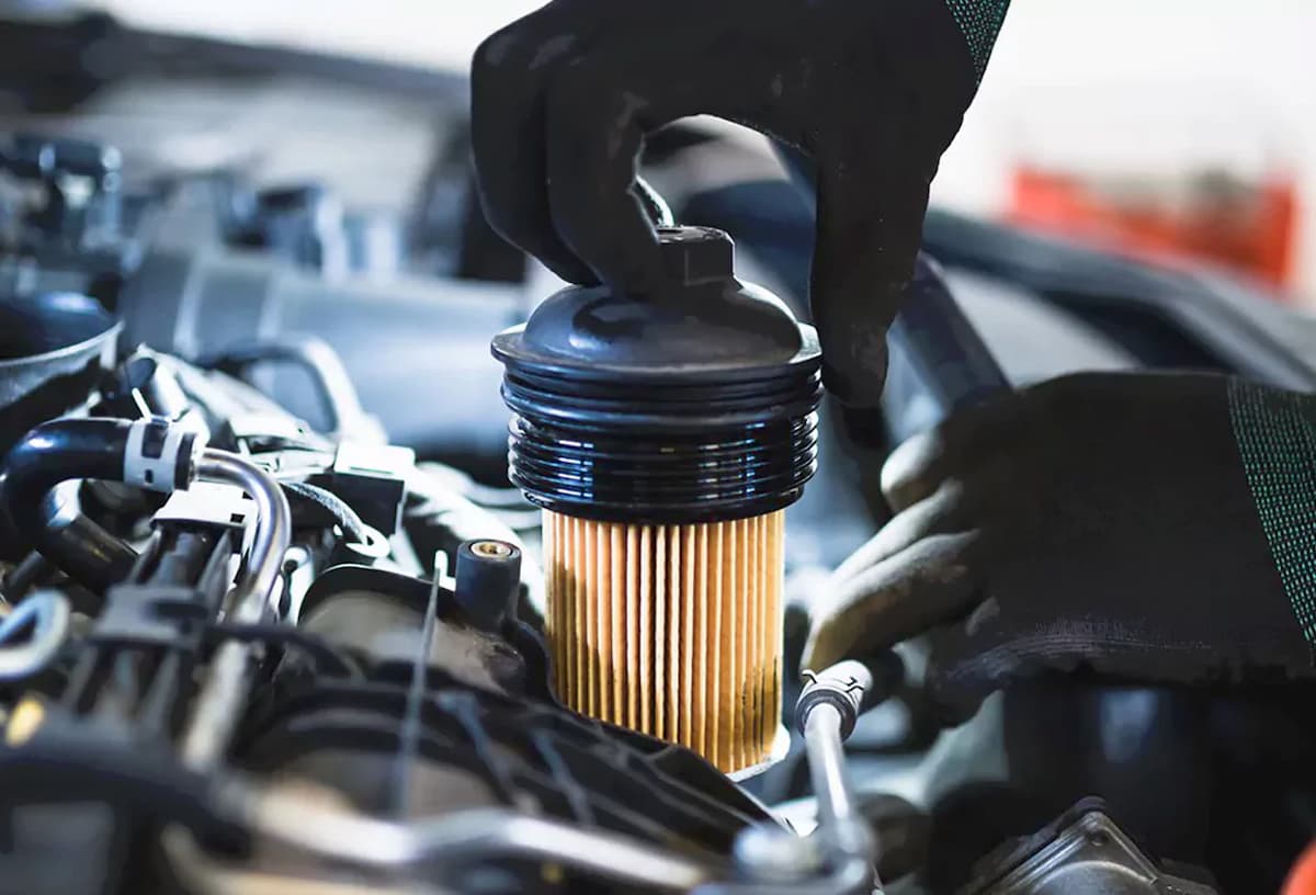 ترفند نگهداری از خودرو | بهترین زمان برای تعویض فیلتر روغن | از کجا بفهمیم فیلتر روغن نیاز به تعویض دارد؟