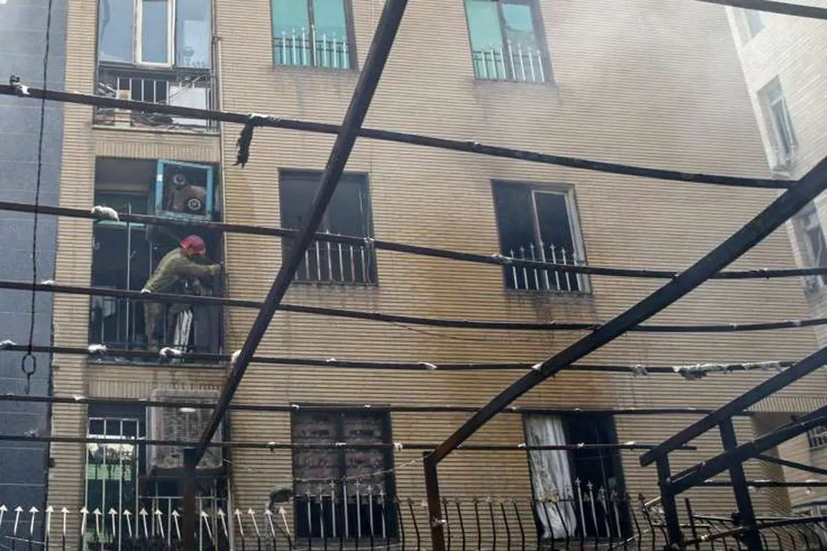 آتش‌ سوزی مهیب در اکباتان تهران؛ ۳۲ نفر مصدوم شدند