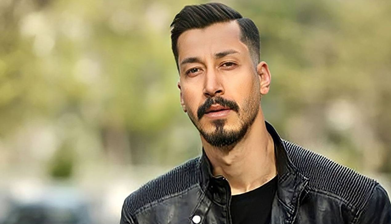 اعتراض تند بهرام افشاری به شکست استقلال مقابل تراکتور| مدافع استقلال، بهرام افشاری را آنفالو کرد