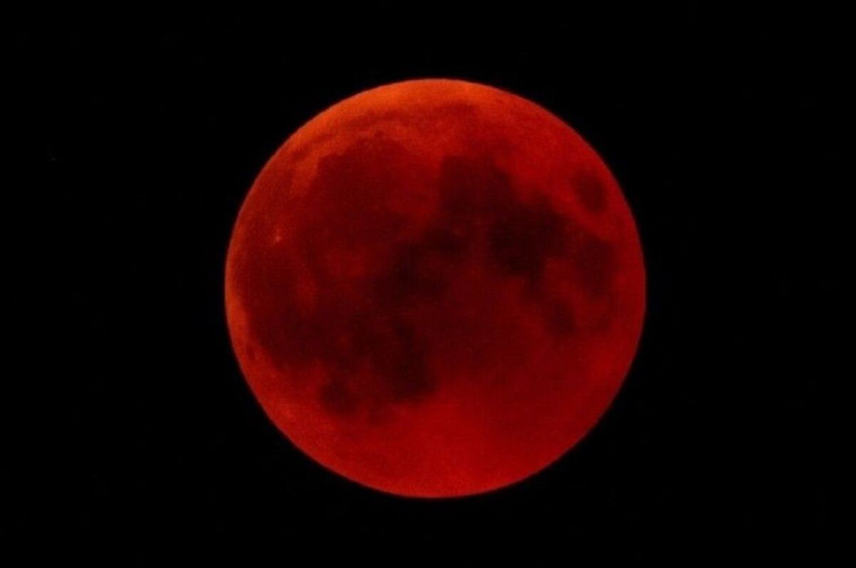 ماه خونین در ایران| زمان شروع ماه گرفتگی 16 شهریور 1404؛ رویت ماه خونین بعد از 7 سال