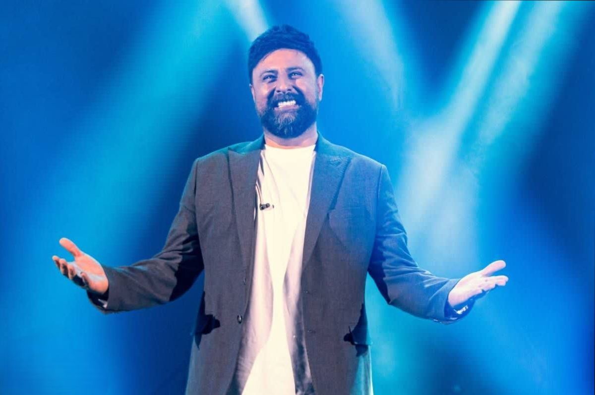 بازخوانی تیتراژ برنامه ماه عسل احسان علیخانی با صدای محمد علیزاده