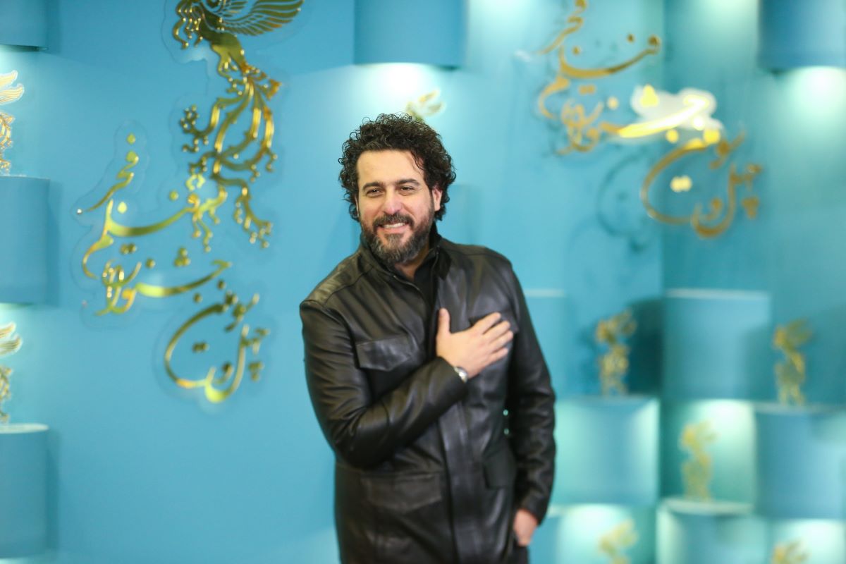 آوازخوانی دلنشین محسن کیایی با اجرای زنده آهنگ علیرضا قربانی به درخواست جناب خان در برنامه 1001 +فیلم