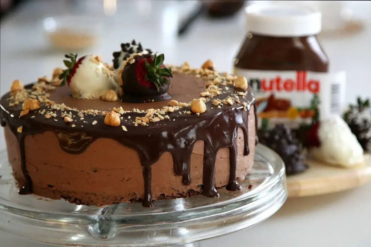 طرز تهیه کیک موز و نوتلا؛ کیک شکلاتی با طعمی متفاوت و لذیذ