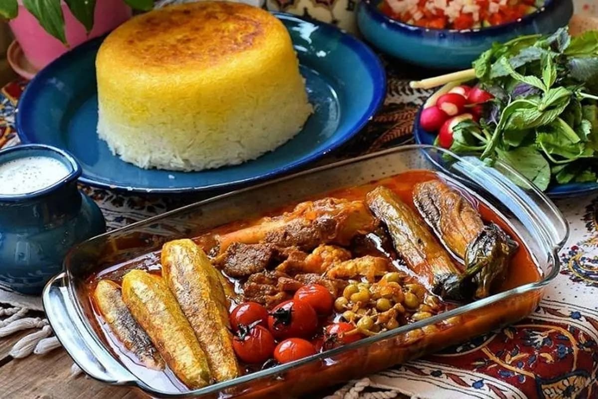 طرز تهیه خورشت کدو سبز با غوره به روش ساده