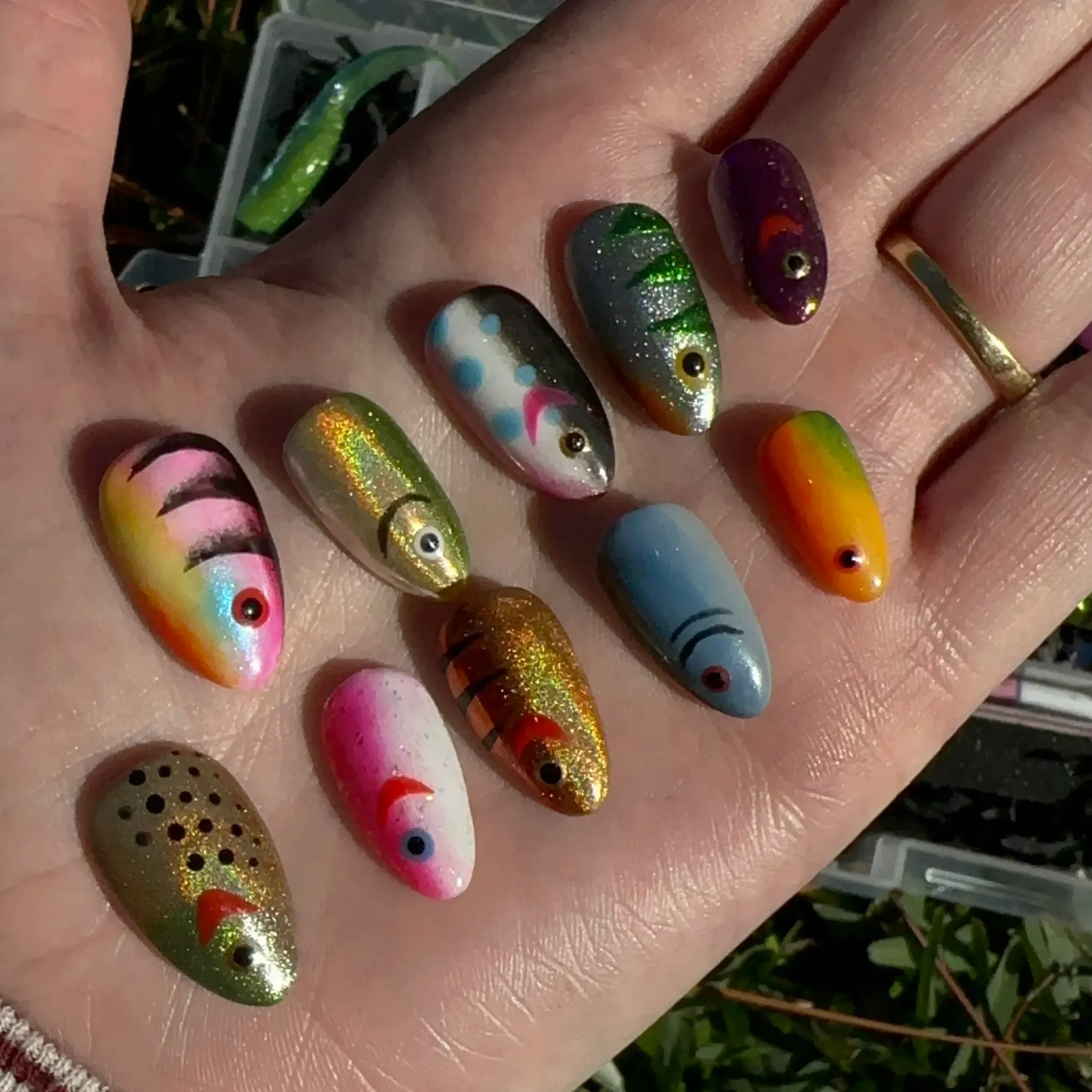 طراحی ناخن امروز 7May| قلاب بزن به ترند تابستان! طراحی ناخن Fisherman Core، ترکیب جسورانه نوستالژی و خلاقانه در تابستان 2025