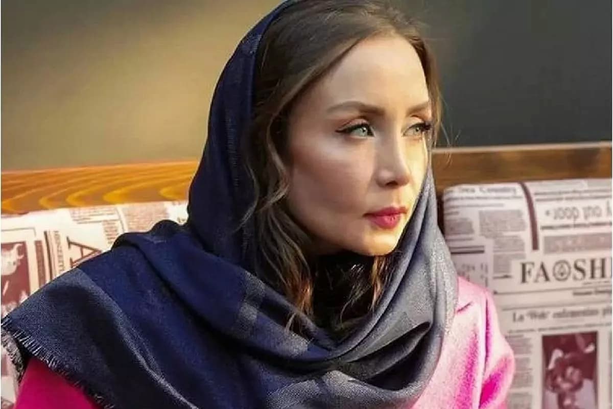 نگاهی به دکوراسیون لوکس و گرم خانه حدیث فولادوند؛ ترکیبی از رنگ‌های ملایم و چیدمان هوشمندانه