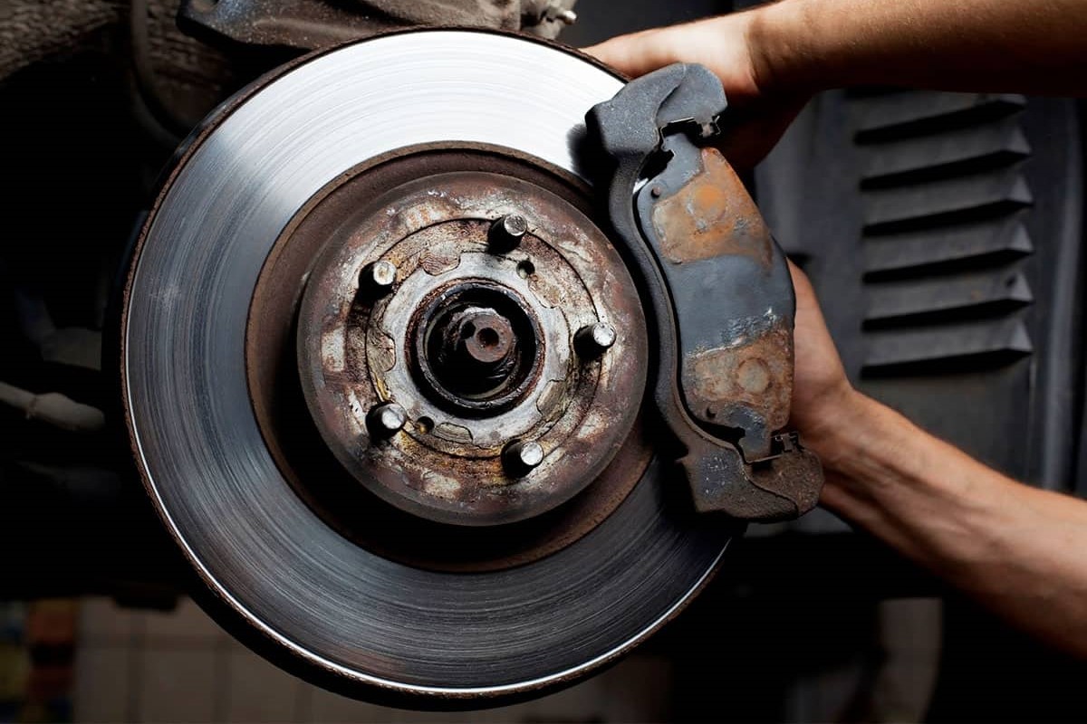 ترفند نگهداری از خودرو | نشانههای خرابی لنت خودرو؛ بهترین زمان تعویض لنت ترمز