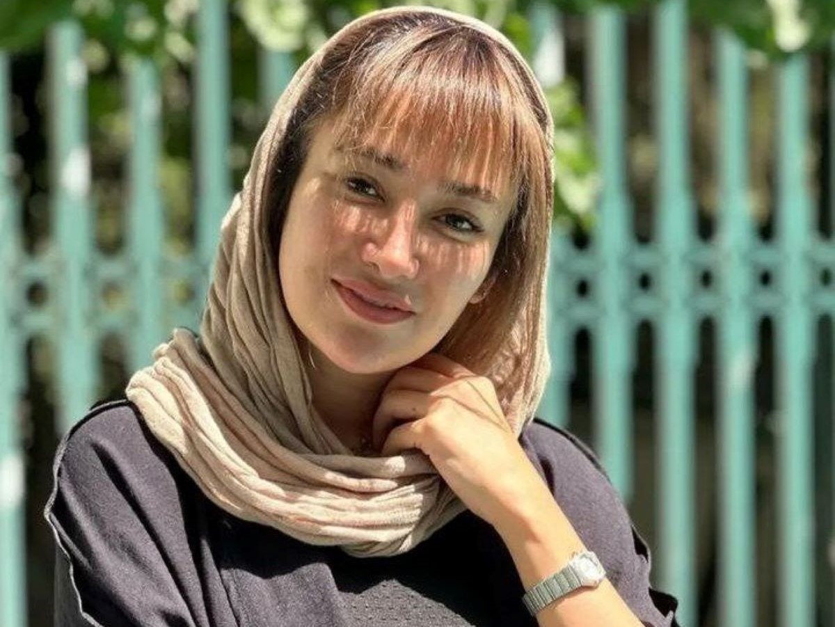 تیپ جین‌ بهاره افشاری در تهران ترند شد