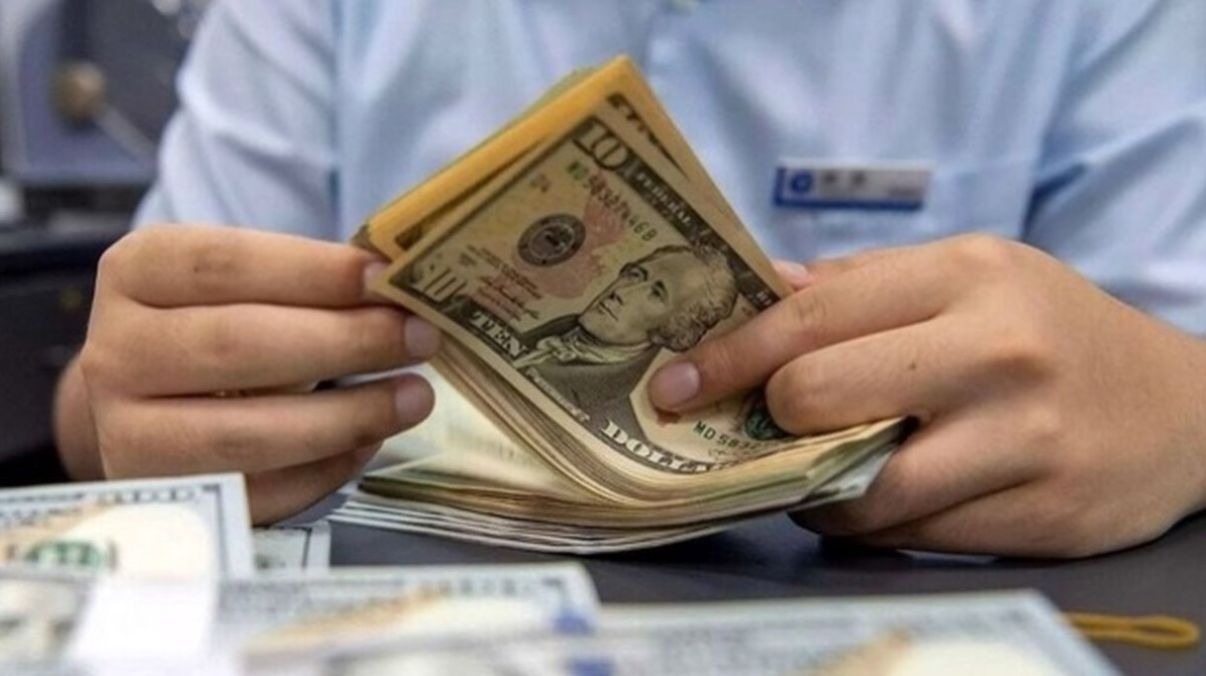 پیش ‌بینی قیمت دلار امروز دوشنبه ۵ آبان 1404؛ بازار ارز به ثبات رسید؟