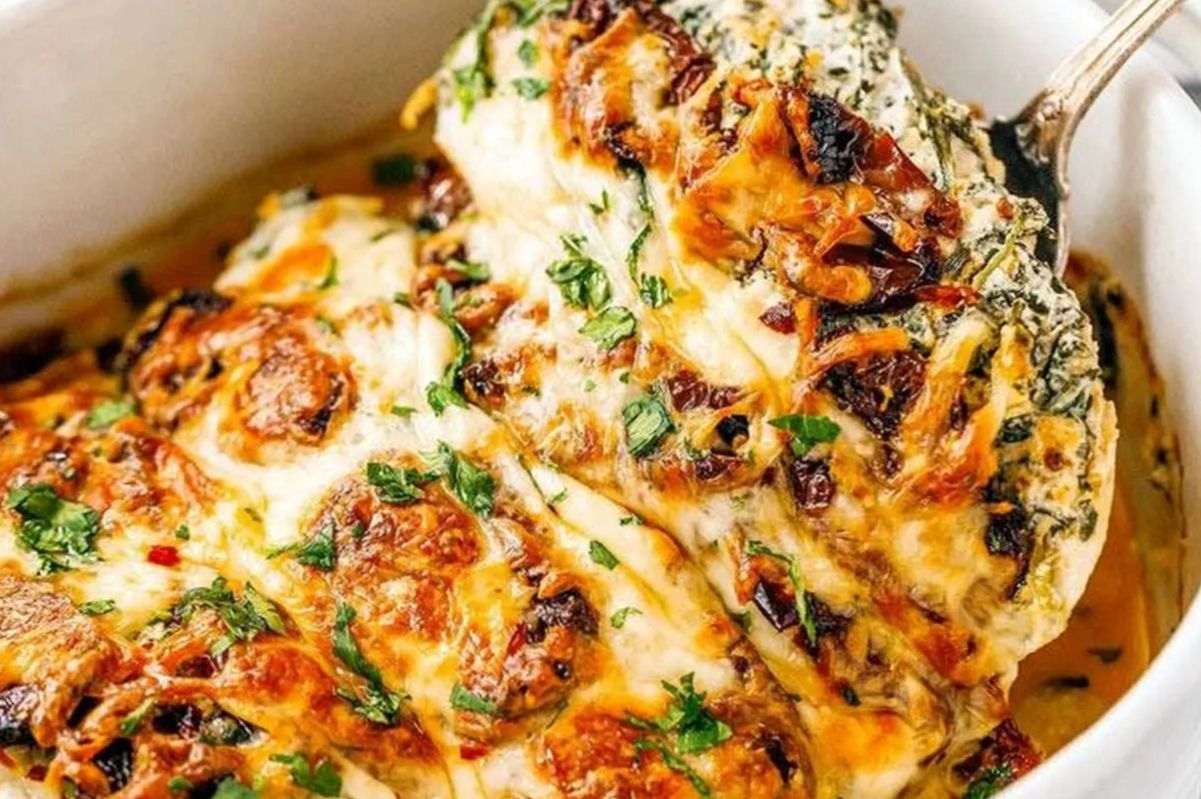 طرز تهیه چیکن کسترول خوشمزه رستورانی با پنیر پیتزا