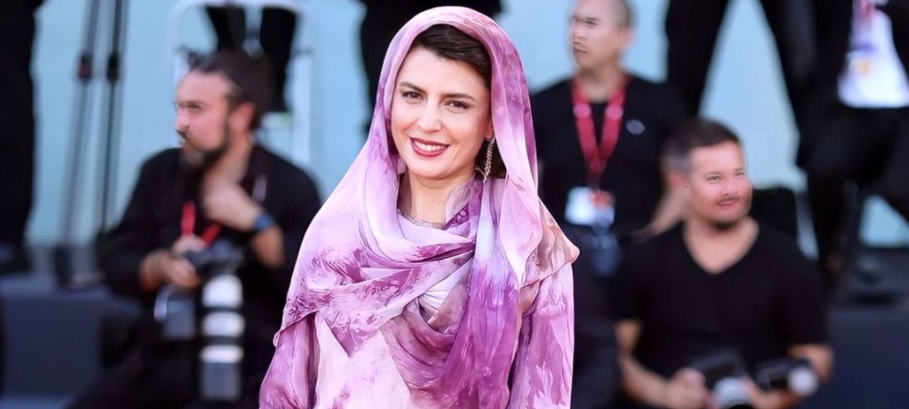 دکوراسیون خانه شیک و زیبای لیلا حاتمی با نورپردازی چشم نواز، پرده های حریر و آشپزخانه جزیره ای