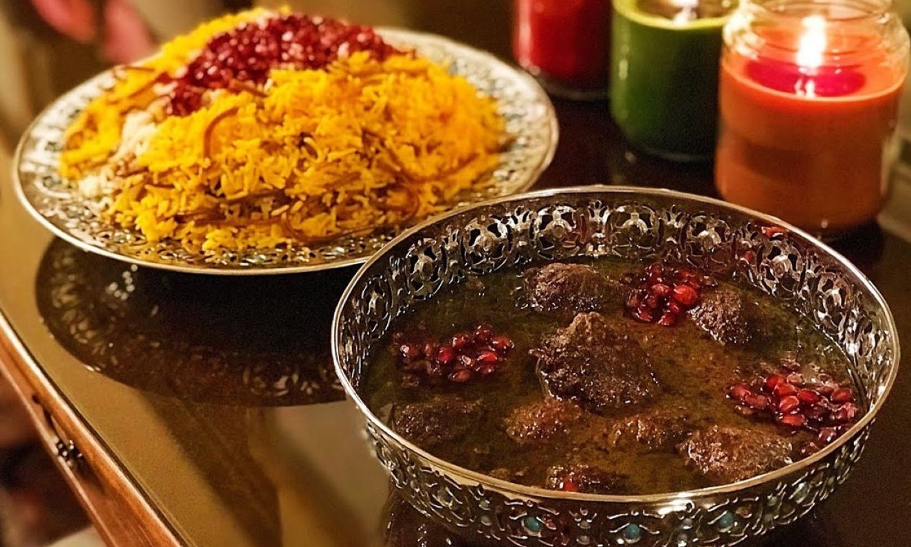 طرز تهیه خورشت اناربیج گیلانی با سبزی‌های معطر