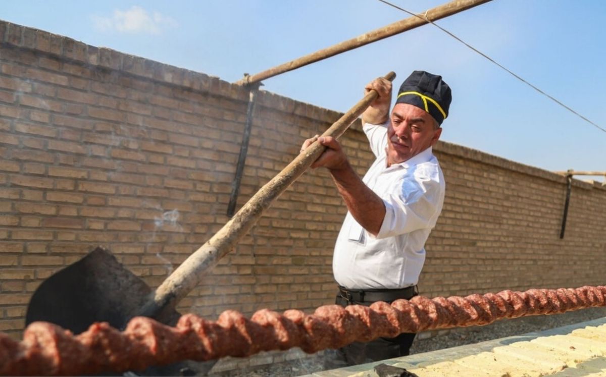 پخت طولانی ترین کباب کوبیده ایران برای ثبت رکورد گینس+تصاویر