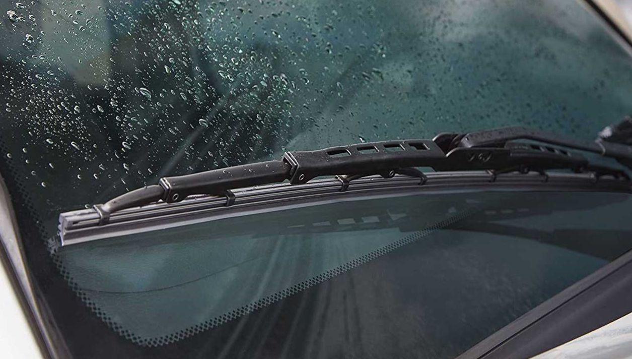 ترفند نگهداری از خودرو | زمان تعویض تیغه برف پاک کن؛ برف پاک کن ژله ای بهتر است یا معمولی؟