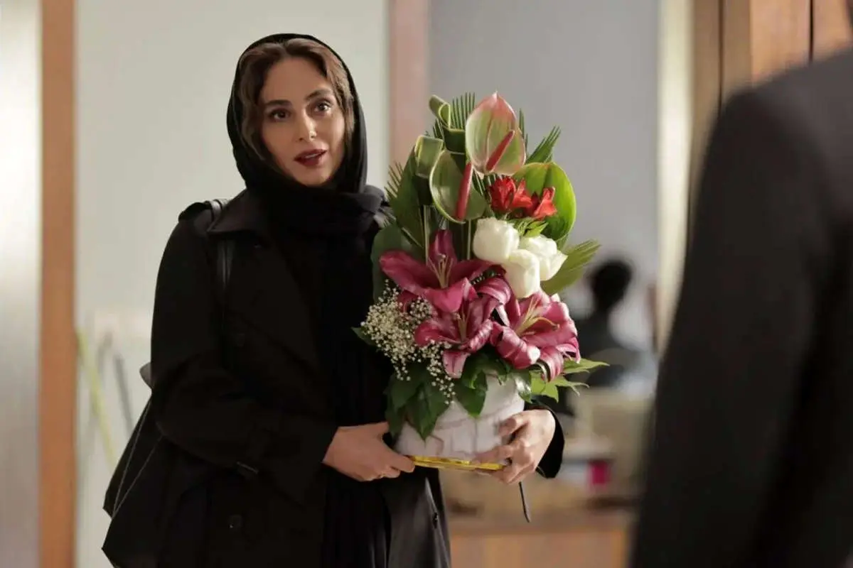 رعنا آزادی‌ور با فیل به سینما می‌آید