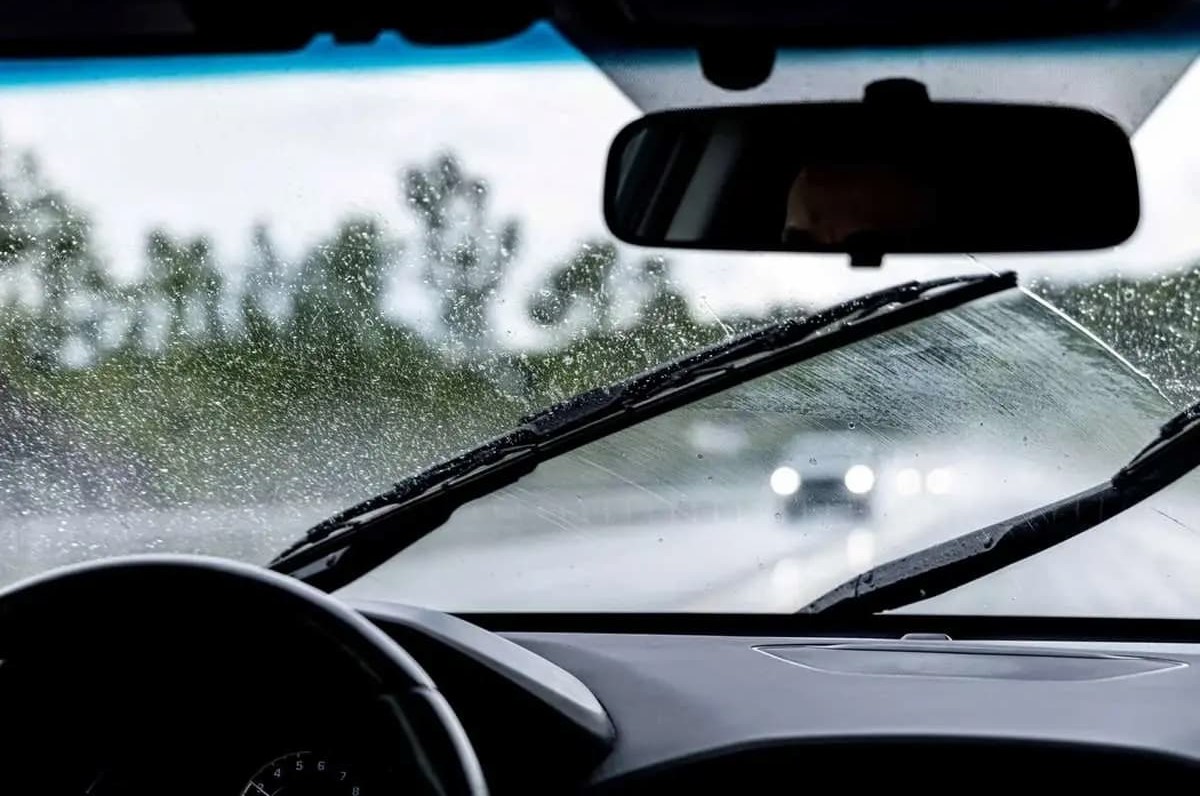 ترفند نگهداری از خودرو | از کجا بفهمیم که برف پاک کن خودرو نیاز به تعویض دارد؟