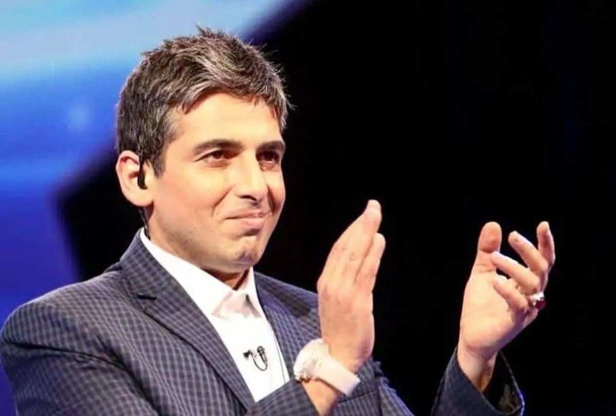 موتورسواری حمید گودرزی و فرهاد آئیش در خیابان‌های تهران