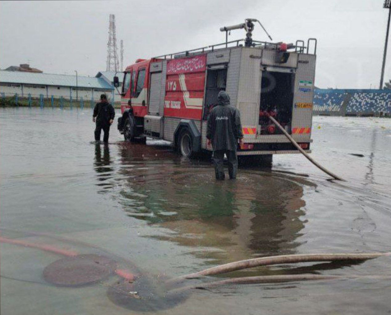 بندر انزلی غرق شد؛ آبگرفتگی 100 خانه در انزلی