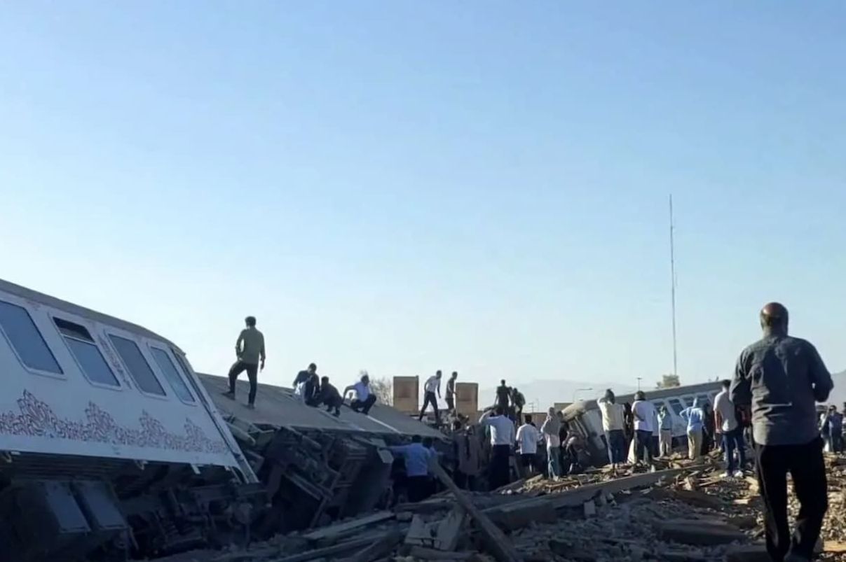 خروج قطار کرمان از ریل با 8 مصدوم