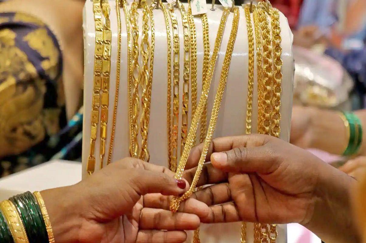 قیمت طلا، سکه، دلار و یورو امروز یکشنبه ۴ آبان 1404؛ طلا در مرز 11 میلیون‌