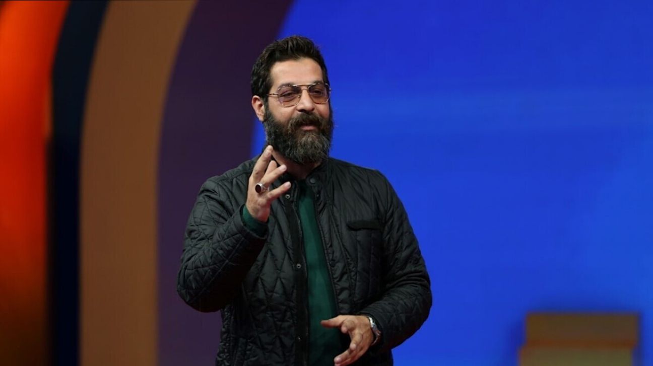 آوازخوانی کامران تفتی در شلوغ‌ترین نقطه تهران+فیلم