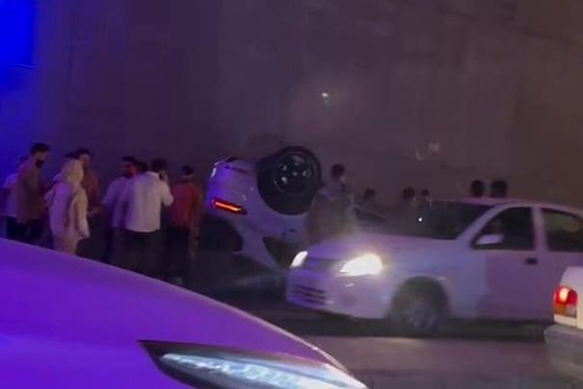 فیلم تصادف چند میلیاردی در خیابان فرشته تهران | برخورد شدید پورشه ماکان و لندکروز