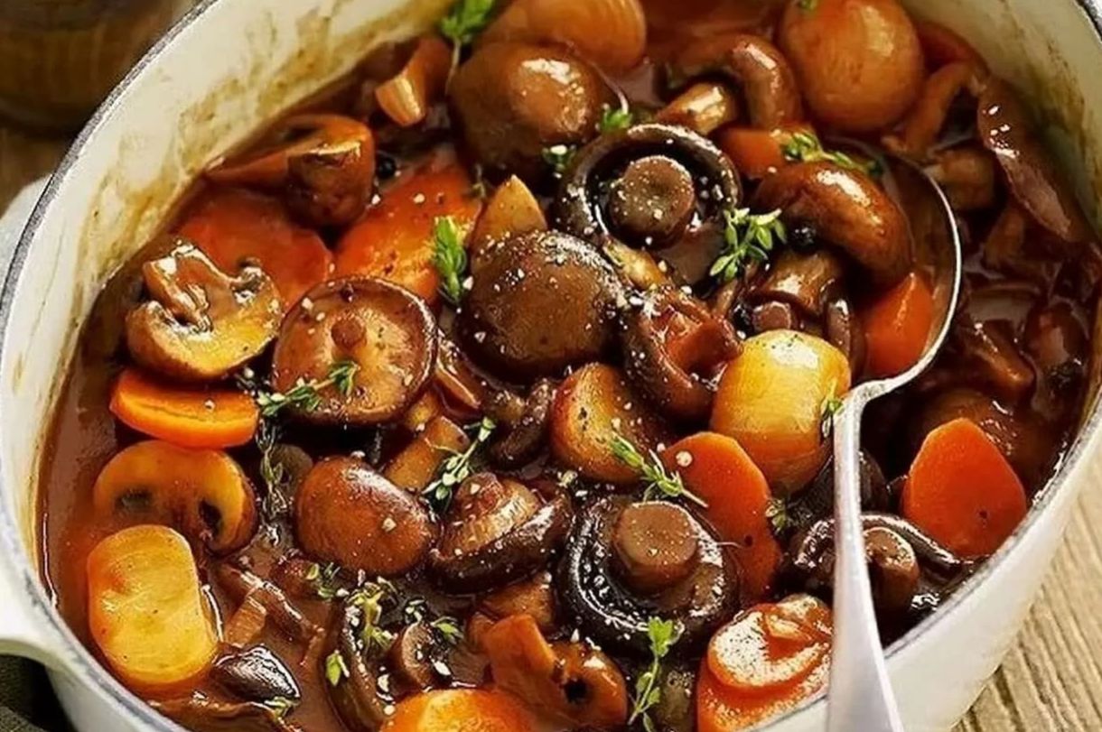 طرز تهیه خورشت بادمجان با قارچ به روش ساده