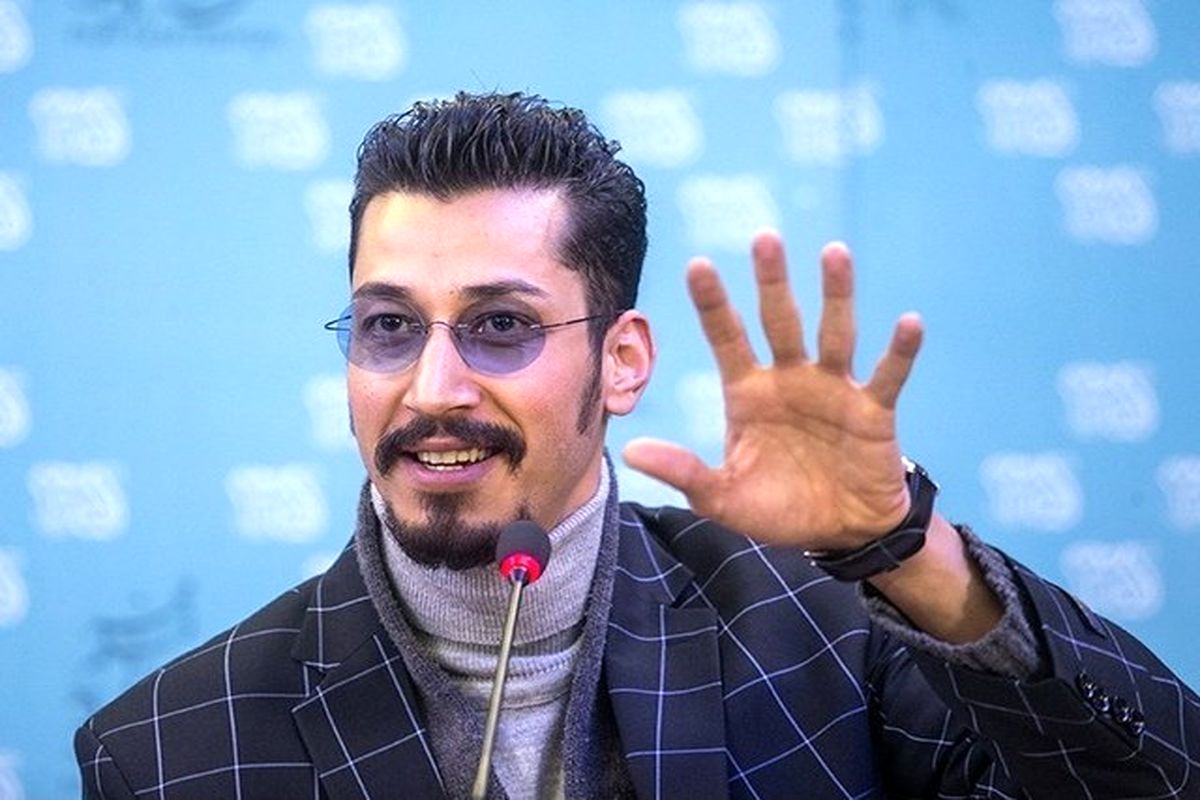 بهرام افشاری نشان بازیگر مؤثر سینمای ایران را گرفت| جایزه آکادمی سپاس در دستان بهرام افشاری