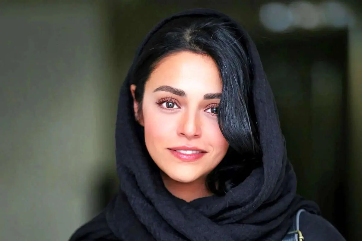 عکس هنری سوگل خلیق با تم سیاه و سفید