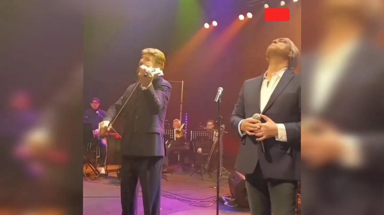 اجرای مشترک سرود «ای‌ ایران» توسط بیژن مرتضوی و مازیار فلاحی در کنسرت کانادا+فیلم