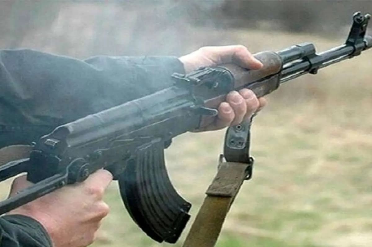 حمله تروریستی به خودروی نیروهای انتظامی در محور خاش| ۲ مامور انتظامی شهید شدند