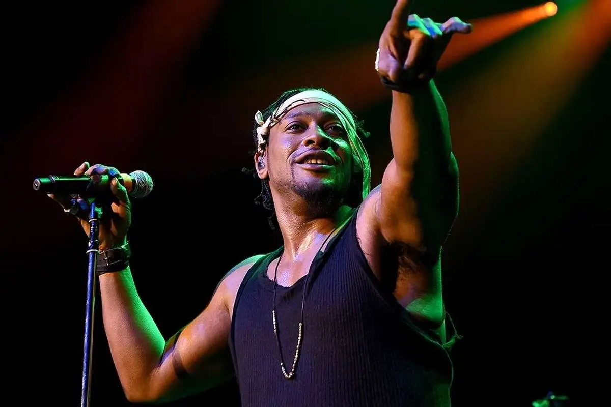 خواننده افسانه‌ای بر اثر سرطان درگذشت