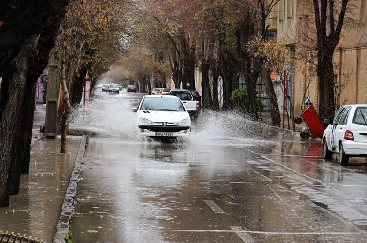 این شهرها از امشب منتظر باران باشند؛ تهران غرق در گردوخاک